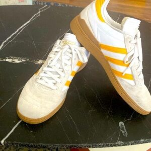 Adidas Busenetz white sneaker with yellow strip size 12